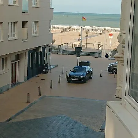 Studio Direct Aan Het Hoofdstrand Van - Naast Casino * Ostenda